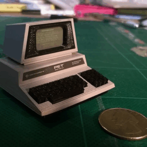 Miniatura de Computador Retrô