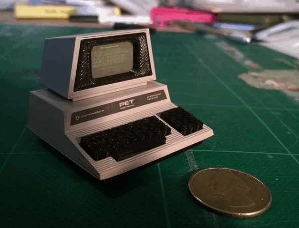 Miniatura de Computador Retrô